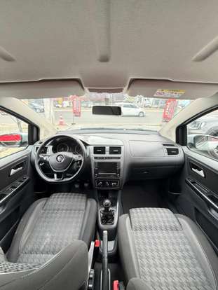 VOLKSWAGEN-FOX-2017