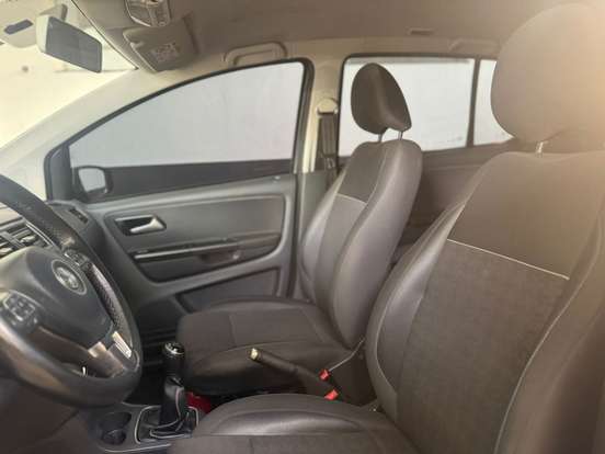 VOLKSWAGEN-FOX-2015