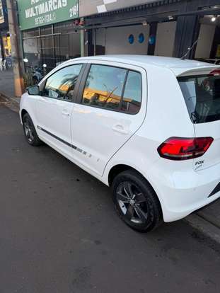 VOLKSWAGEN-FOX-2016