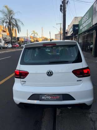 VOLKSWAGEN-FOX-2016