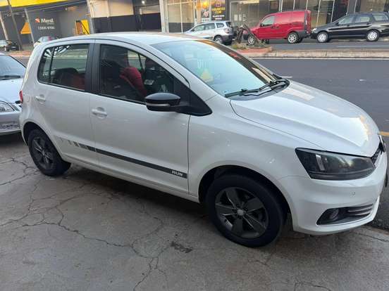 VOLKSWAGEN-FOX-2016
