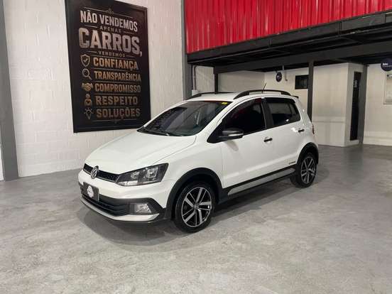VOLKSWAGEN-FOX-2019