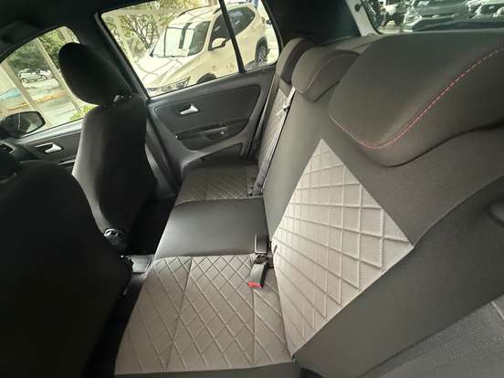 VOLKSWAGEN-FOX-2021