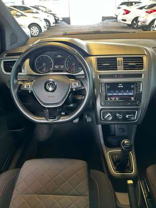 VOLKSWAGEN-FOX-2017