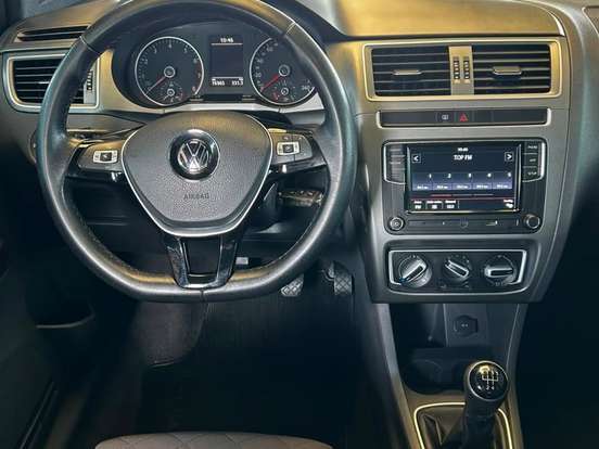 VOLKSWAGEN-FOX-1.6 MSI TOTAL FLEX XTREME 4P MANUAL VOLKSWAGEN-FOX-2017