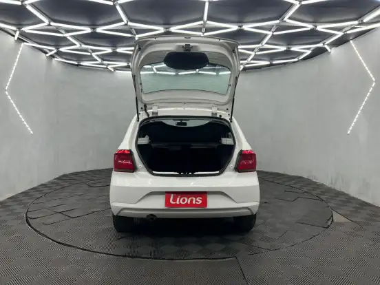 VOLKSWAGEN-GOL-2023