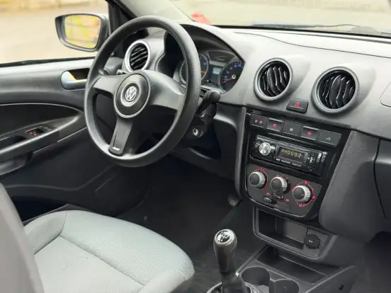 VOLKSWAGEN-GOL-2009