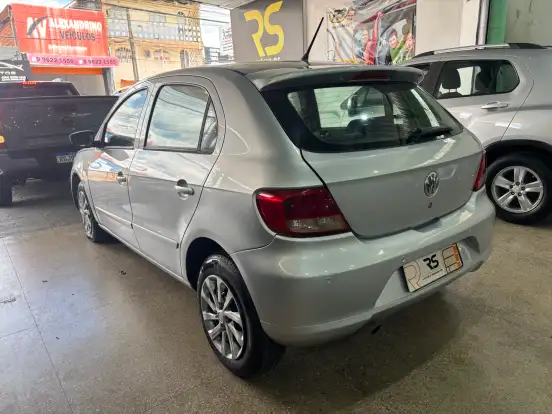 VOLKSWAGEN-GOL-2010