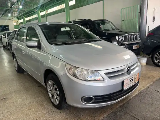 VOLKSWAGEN-GOL-2010