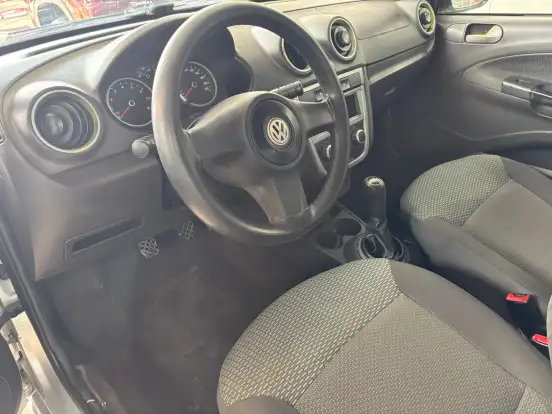 VOLKSWAGEN-GOL-2010