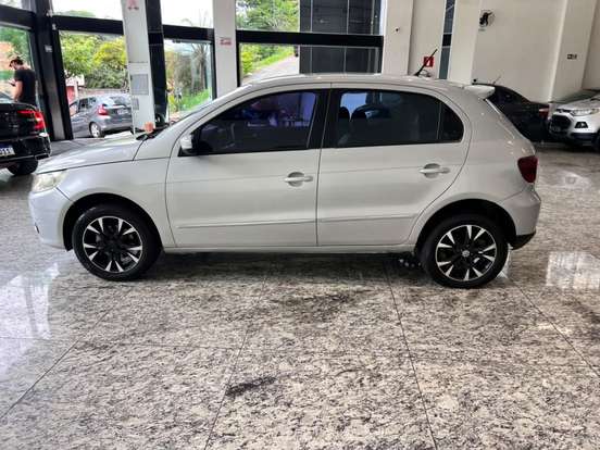 VOLKSWAGEN-GOL-2010