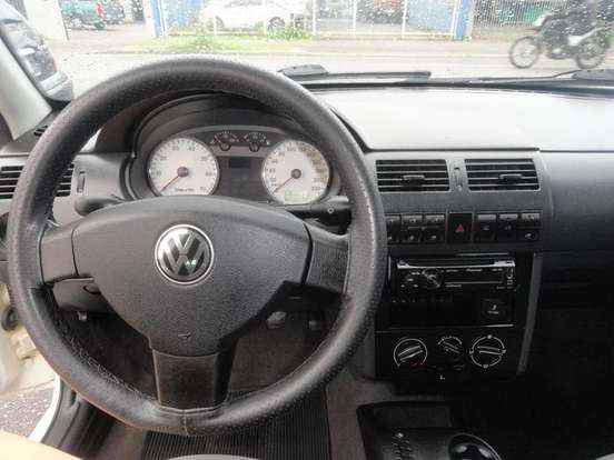 VOLKSWAGEN-GOL-2004
