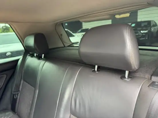 VOLKSWAGEN-GOLF-2009