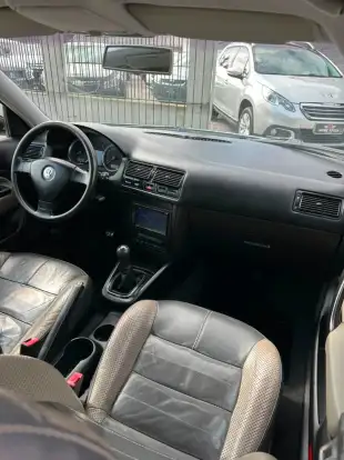 VOLKSWAGEN-GOLF-2008