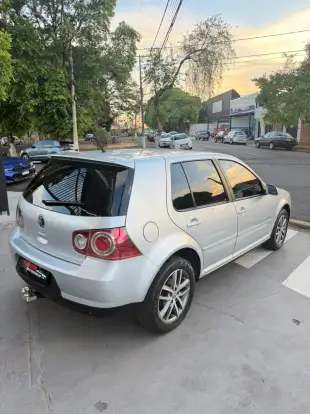 VOLKSWAGEN-GOLF-2010