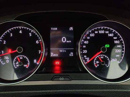 VOLKSWAGEN-GOLF-2015