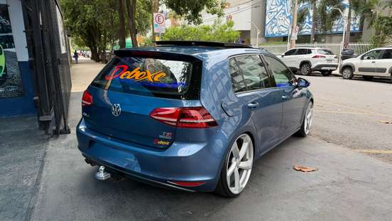 VOLKSWAGEN-GOLF-2015