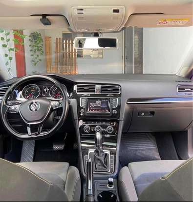 VOLKSWAGEN-GOLF-2014