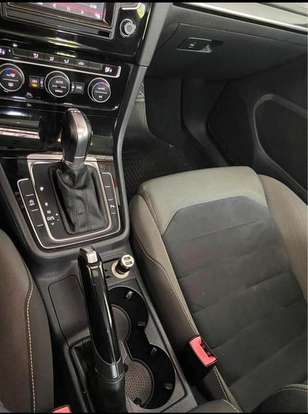 VOLKSWAGEN-GOLF-2014