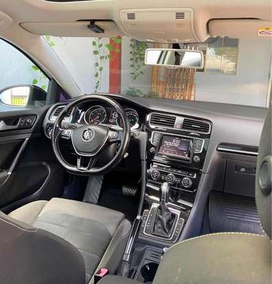 VOLKSWAGEN-GOLF-2014