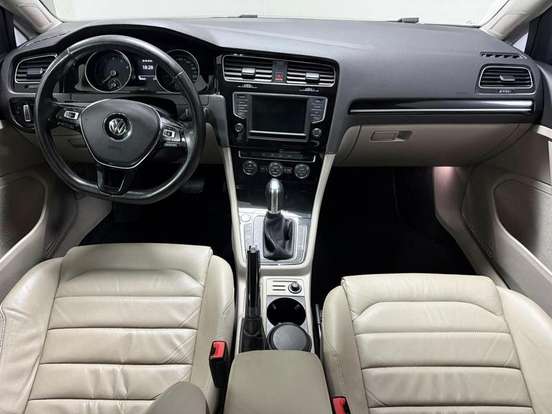 VOLKSWAGEN-GOLF-2017