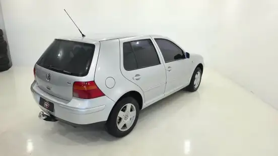 VOLKSWAGEN-GOLF-2000