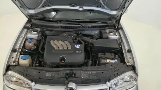 VOLKSWAGEN-GOLF-2000