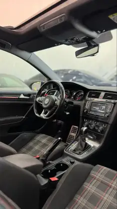 VOLKSWAGEN-GOLF-2017