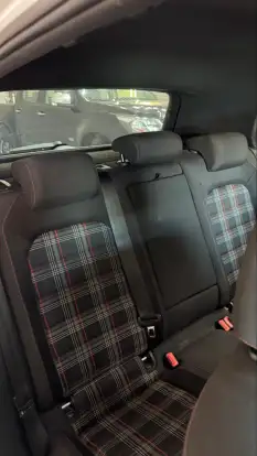VOLKSWAGEN-GOLF-2017