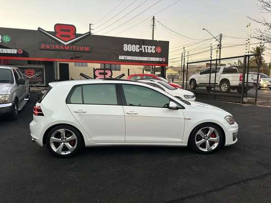 VOLKSWAGEN-GOLF-2017
