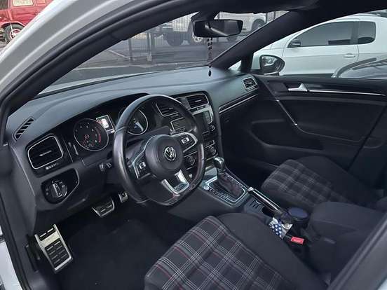 VOLKSWAGEN-GOLF-2.0 TSI GTI 16V TURBO GASOLINA 4P AUTOMÁTICO VOLKSWAGEN-GOLF-2017