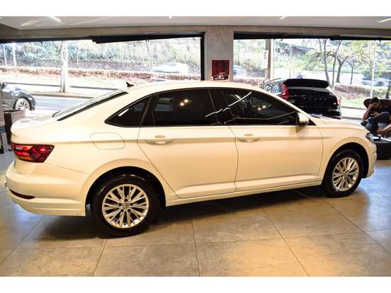 VOLKSWAGEN-JETTA-1.4 250 TSI TOTAL FLEX TIPTRONIC VOLKSWAGEN-JETTA-2018