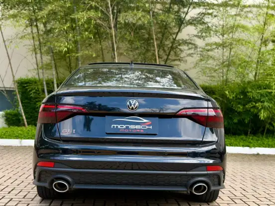 VOLKSWAGEN-JETTA-2024