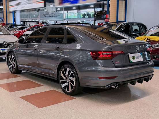 VOLKSWAGEN-JETTA-2020