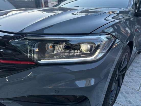 VOLKSWAGEN-JETTA-2019
