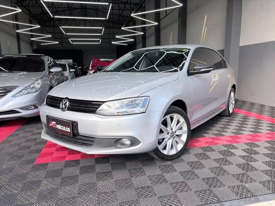 VOLKSWAGEN JETTA 2.0 COMFORTLINE FLEX 4P TIPTRONIC