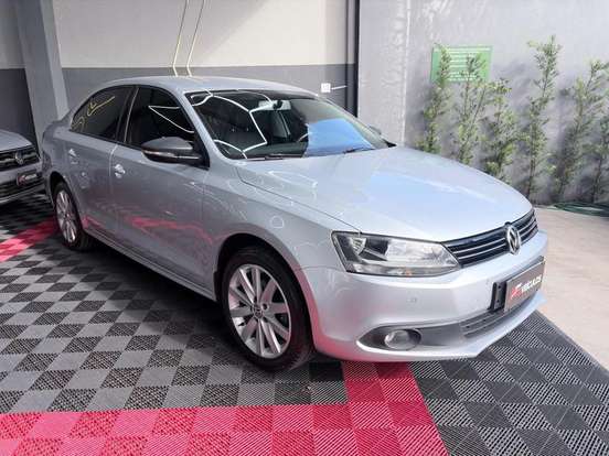 VOLKSWAGEN-JETTA-2.0 COMFORTLINE FLEX 4P TIPTRONIC VOLKSWAGEN-JETTA-2014