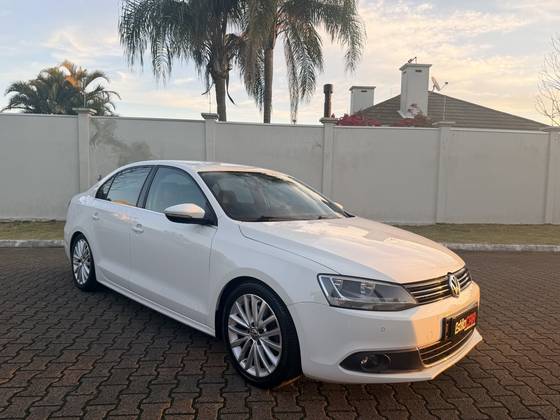 VOLKSWAGEN JETTA 2.0 TSI HIGHLINE 200CV GASOLINA 4P TIPTRONIC