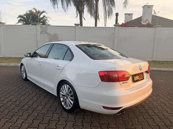 VOLKSWAGEN-JETTA-2.0 TSI HIGHLINE 200CV GASOLINA 4P TIPTRONIC VOLKSWAGEN-JETTA-2012