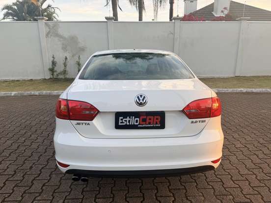 VOLKSWAGEN-JETTA-2012