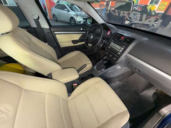 VOLKSWAGEN-JETTA-2009