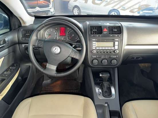 VOLKSWAGEN-JETTA-2009