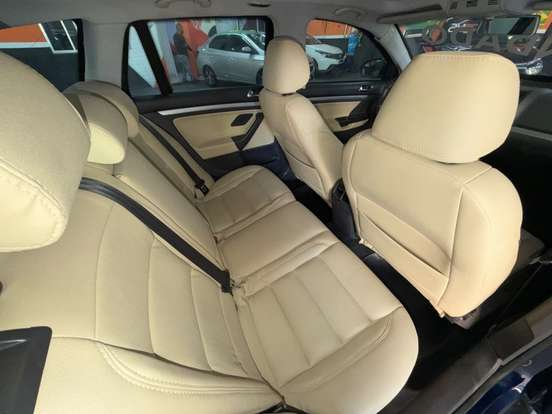VOLKSWAGEN-JETTA-2.5 I VARIANT 20V 170CV GASOLINA 4P TIPTRONIC VOLKSWAGEN-JETTA-2009