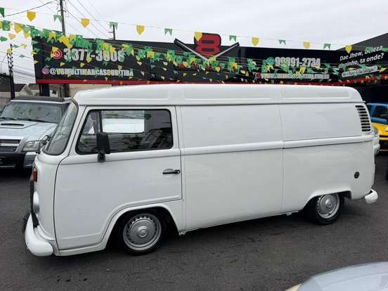 VOLKSWAGEN-KOMBI-2012