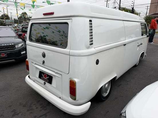 VOLKSWAGEN-KOMBI-2012