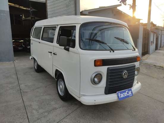 VOLKSWAGEN-KOMBI-2011