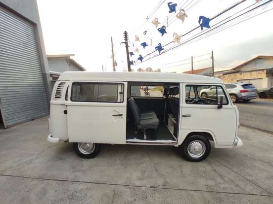 VOLKSWAGEN-KOMBI-1.4 MI STD 8V FLEX 3P MANUAL VOLKSWAGEN-KOMBI-2011