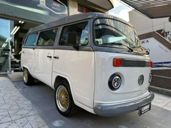 VOLKSWAGEN-KOMBI-2003