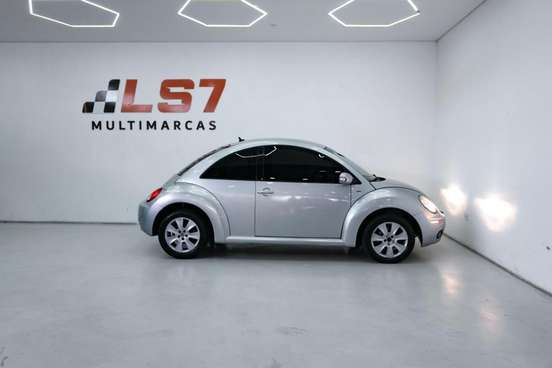 VOLKSWAGEN-NEW BEETLE-2.0 MI 8V GASOLINA 2P AUTOMÁTICO VOLKSWAGEN-NEW BEETLE-2010