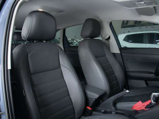 VOLKSWAGEN-NIVUS-1.0 200 TSI TOTAL FLEX COMFORTLINE AUTOMÁTICO VOLKSWAGEN-NIVUS-2025